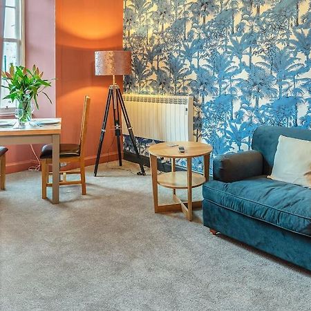 Boutique Modern Royal Mile Apartment Sleeps 4 Edinburgh Buitenkant foto