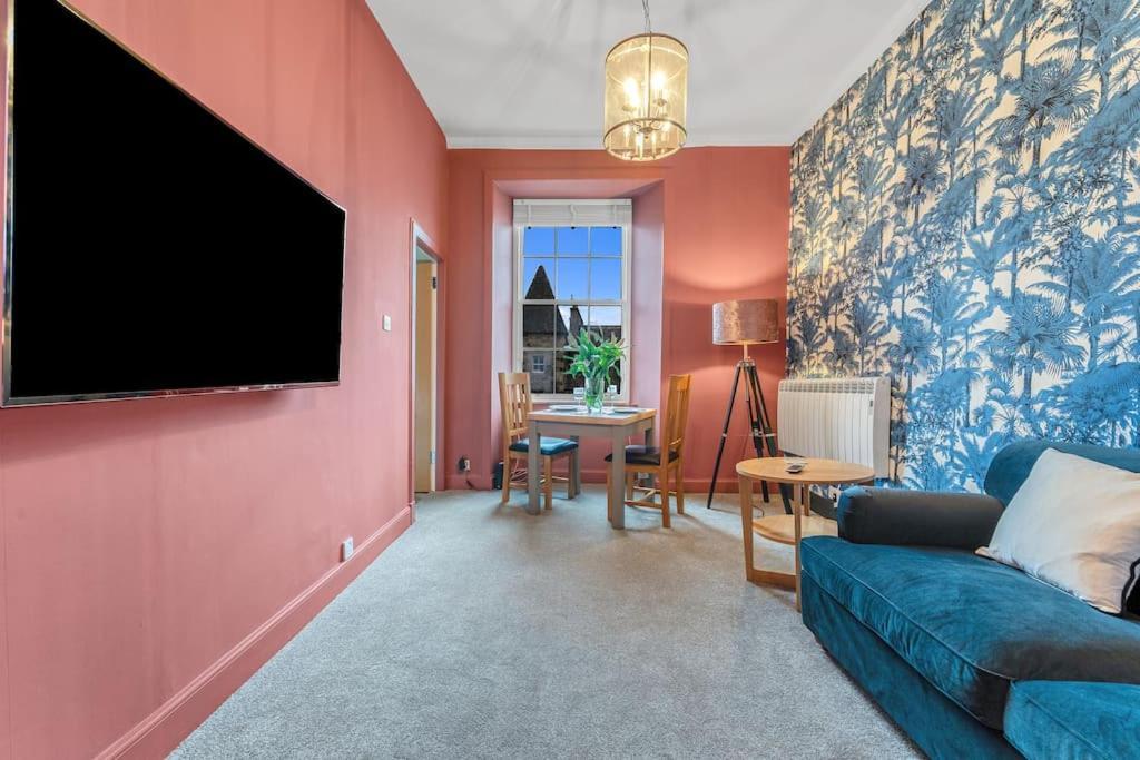 Boutique Modern Royal Mile Apartment Sleeps 4 Edinburgh Buitenkant foto