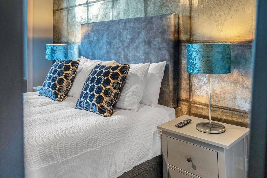 Boutique Modern Royal Mile Apartment Sleeps 4 Edinburgh Buitenkant foto