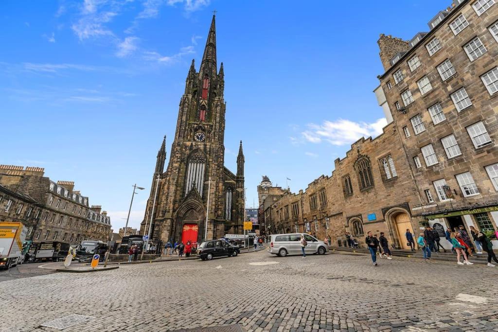 Boutique Modern Royal Mile Apartment Sleeps 4 Edinburgh Buitenkant foto