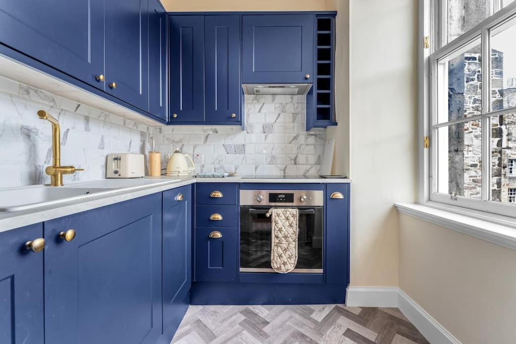 Boutique Modern Royal Mile Apartment Sleeps 4 Edinburgh Buitenkant foto