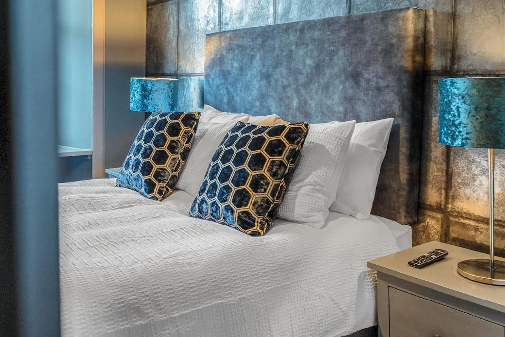Boutique Modern Royal Mile Apartment Sleeps 4 Edinburgh Buitenkant foto