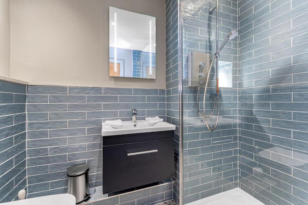 Boutique Modern Royal Mile Apartment Sleeps 4 Edinburgh Buitenkant foto