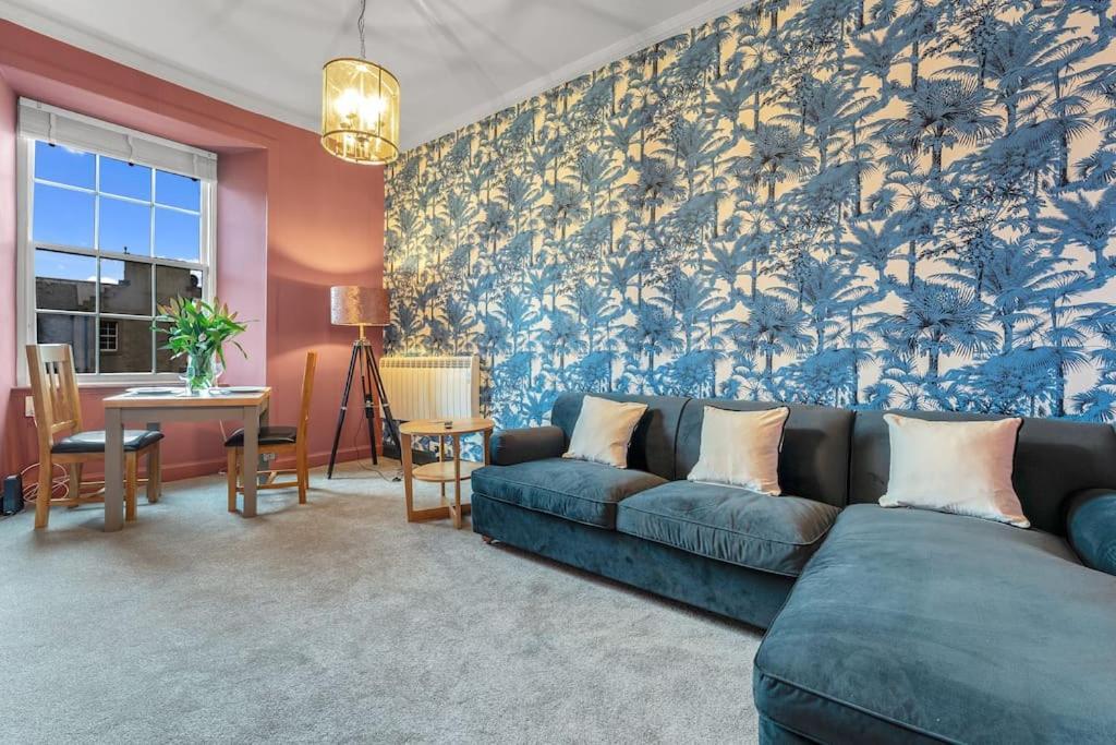 Boutique Modern Royal Mile Apartment Sleeps 4 Edinburgh Buitenkant foto