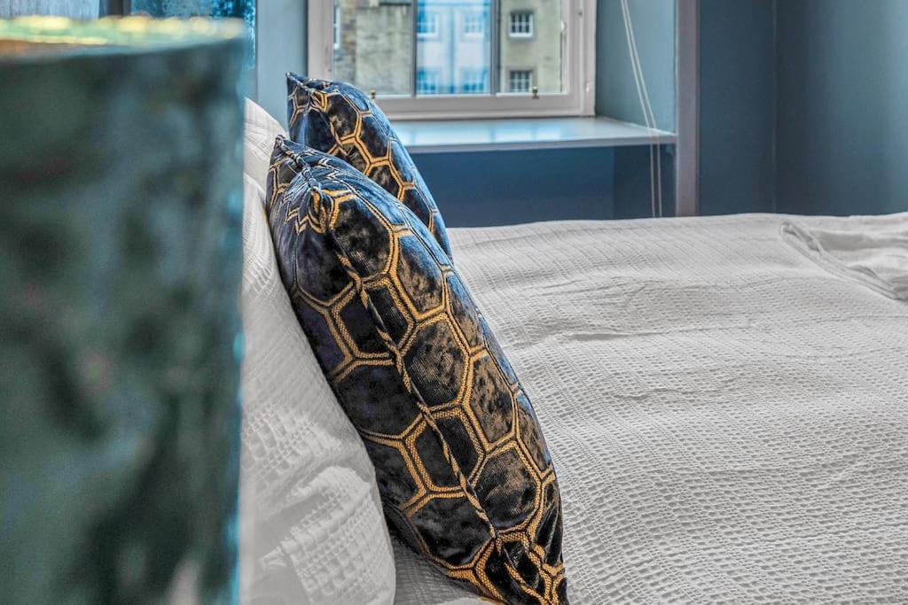 Boutique Modern Royal Mile Apartment Sleeps 4 Edinburgh Buitenkant foto