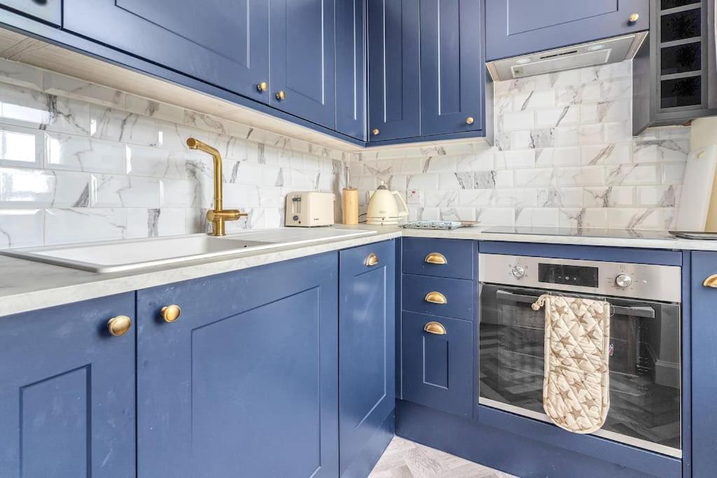 Boutique Modern Royal Mile Apartment Sleeps 4 Edinburgh Buitenkant foto