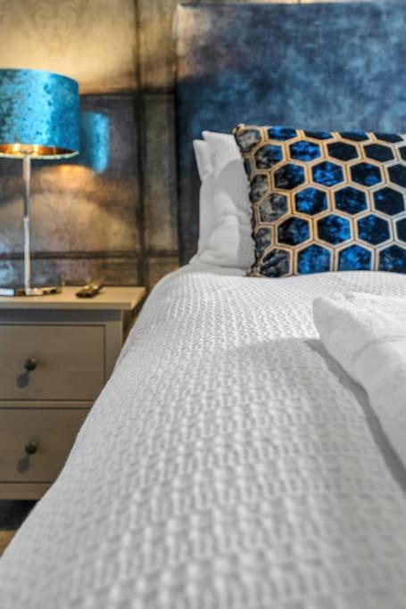 Boutique Modern Royal Mile Apartment Sleeps 4 Edinburgh Buitenkant foto